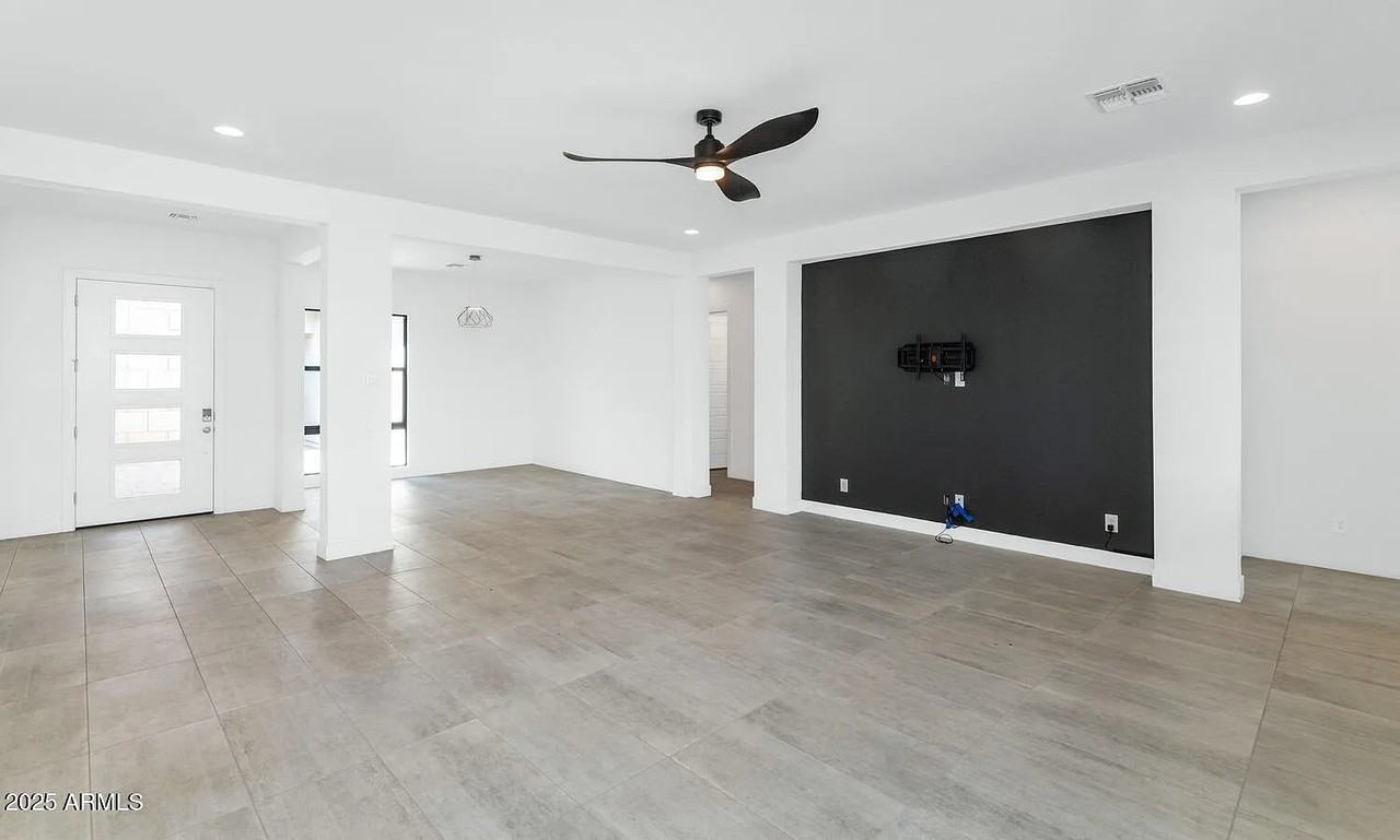 812 E Summerside Rd #NA - Photo 4 of 37