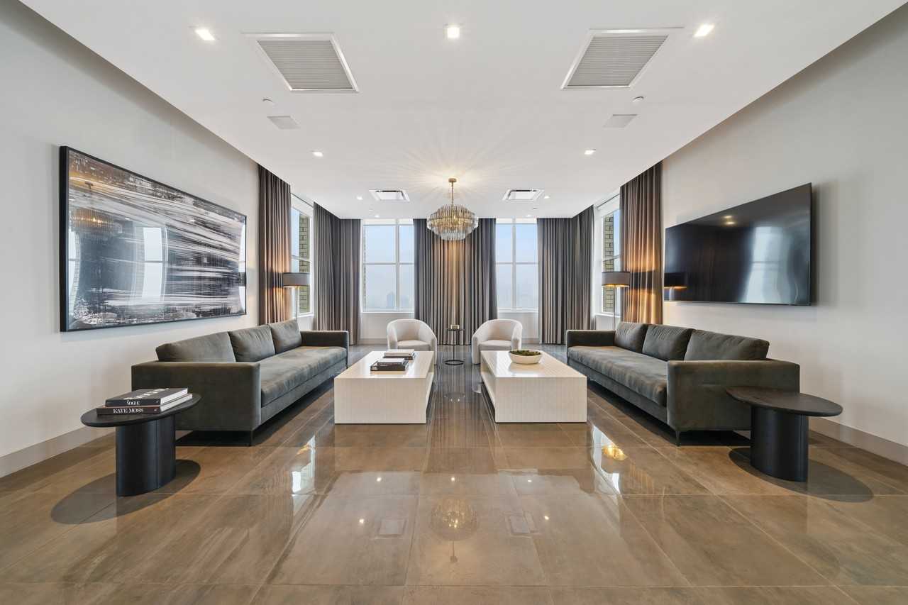 65 Bay Street Apartments - Photo 2 of 45