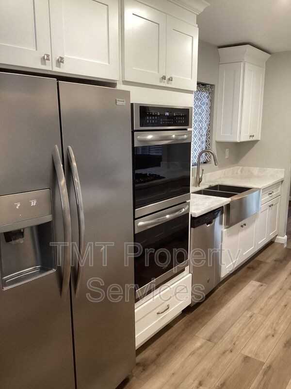 2217 Polk Way - Photo 2 of 21