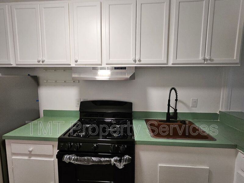 2619 W Acacia St #2 - Photo 6 of 10