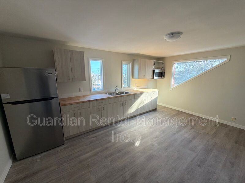 1 Nugent St #B