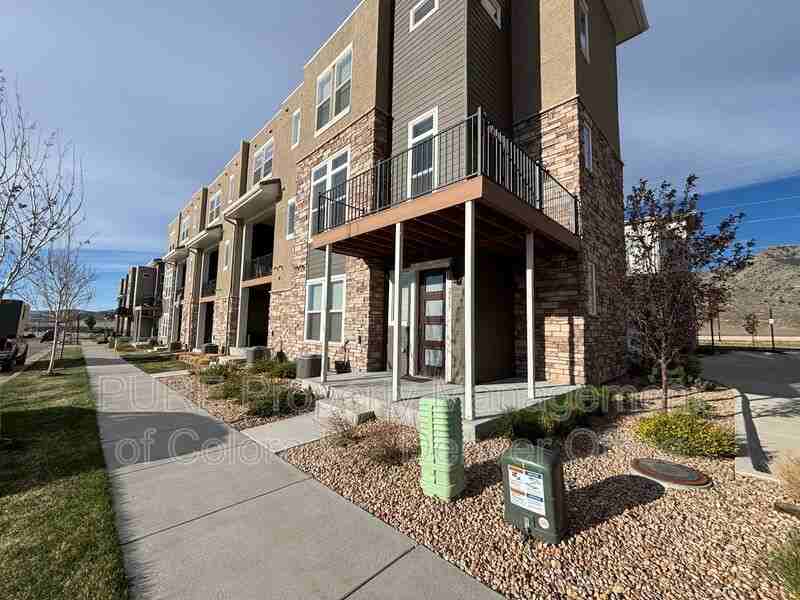 2215 S Poppy St - Photo 3 of 30