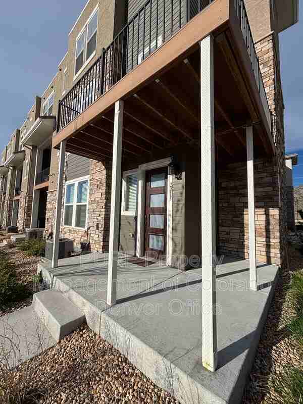 2215 S Poppy St - Photo 4 of 30