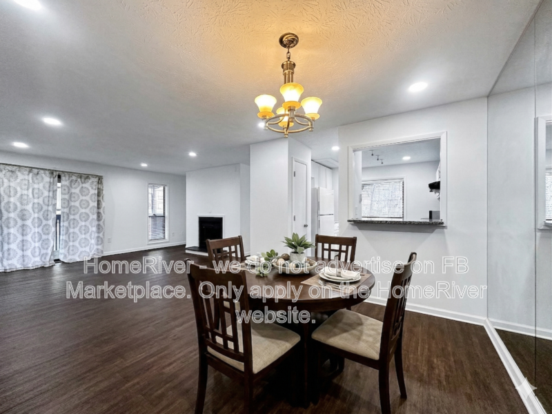 1301 Cumberland Ct Se - Photo 4 of 21