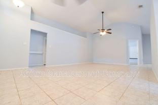 277 Lakebreeze Cir - Photo 1 of 1