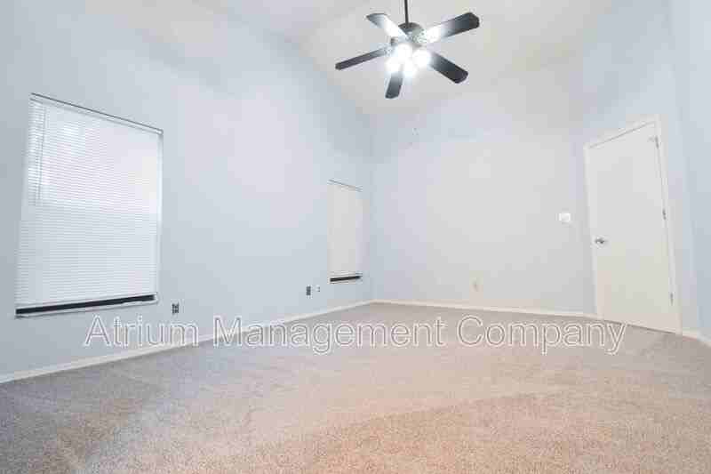 277 Lakebreeze Cir - Photo 6 of 50