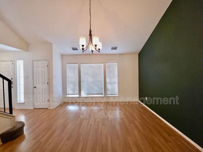 1424 Roxannes Run - Photo 3 of 24