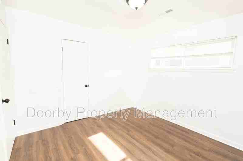 2011 Milne St #B - Photo 6 of 13