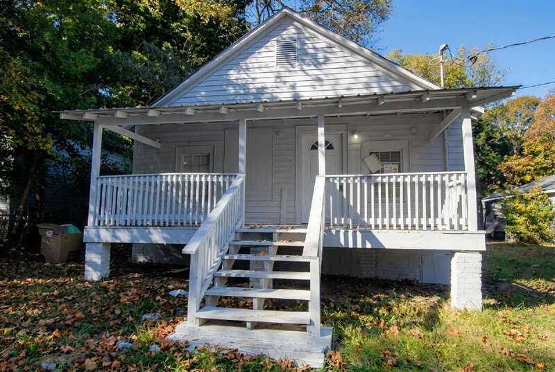 625 E Wall St - Photo 2 of 11