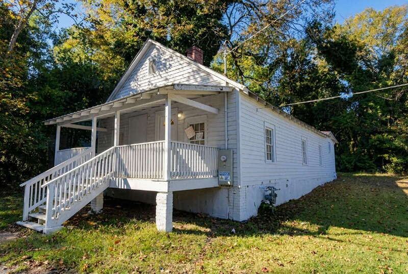 625 E Wall St - Photo 3 of 11