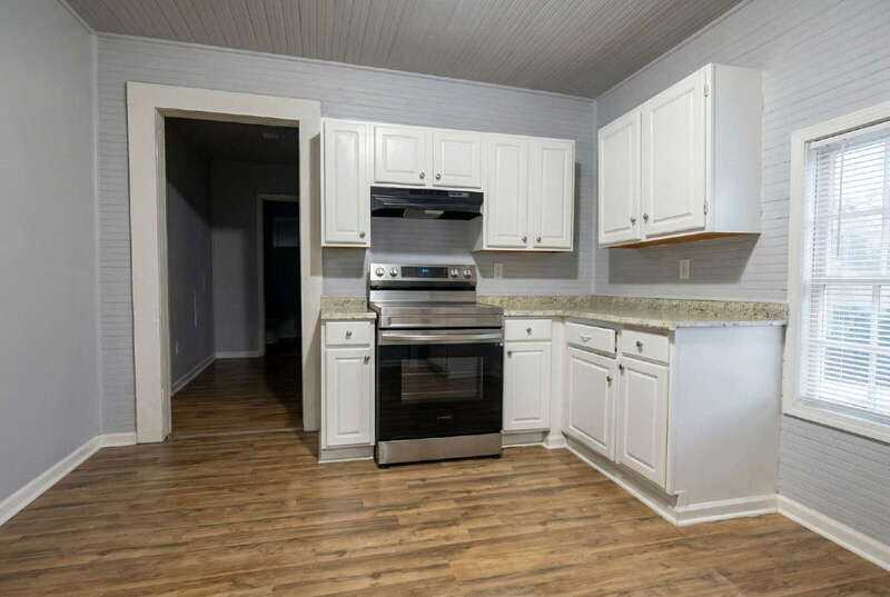 625 E Wall St - Photo 5 of 11