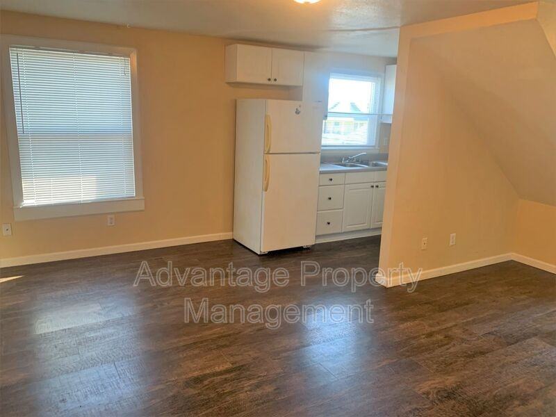 324 Calapooia St Sw #1 - Photo 3 of 15