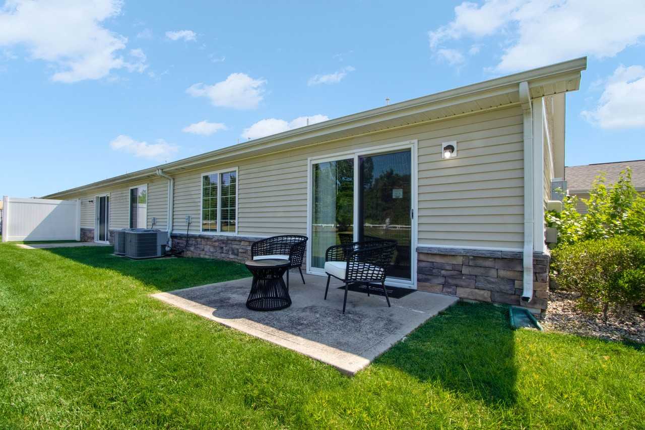 Redwood Brownsburg - Photo 2 of 15