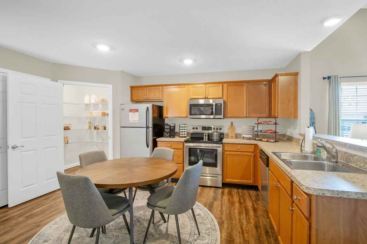 Redwood Brownsburg - Photo 3 of 15