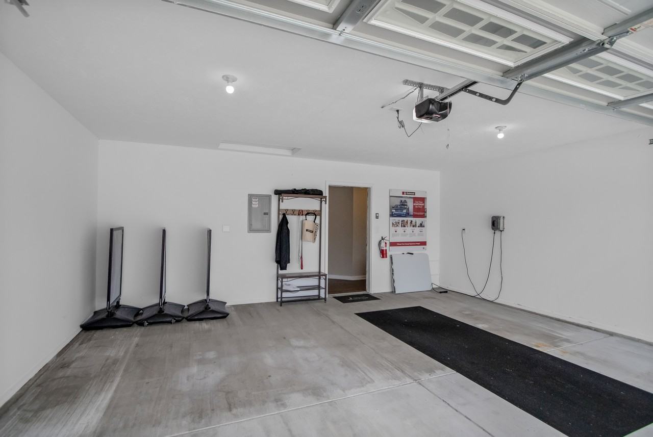 Redwood Brownsburg - Photo 4 of 15