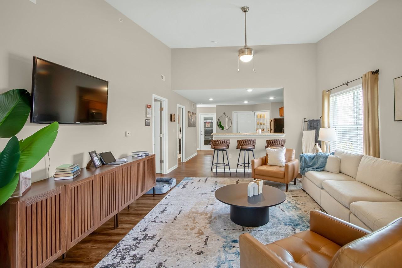 Redwood Brownsburg - Photo 5 of 15