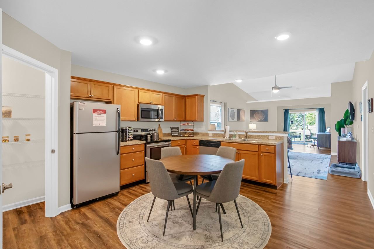 Redwood Brownsburg - Photo 6 of 15