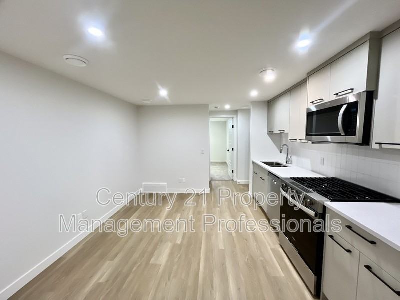 500 Paterson Way Sw - Photo 3 of 6