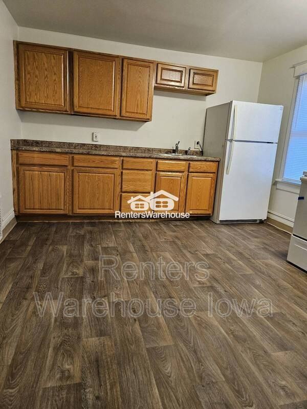 1108 25th St #2 - Photo 6 of 20