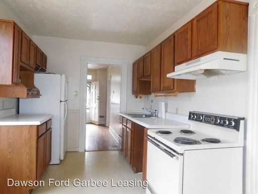 715 1st St - Photo 3 of 9