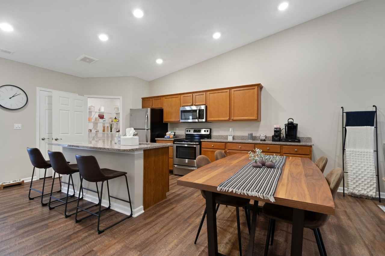 Redwood Indianapolis - Photo 5 of 16