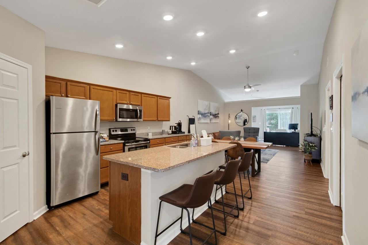 Redwood Indianapolis - Photo 6 of 16