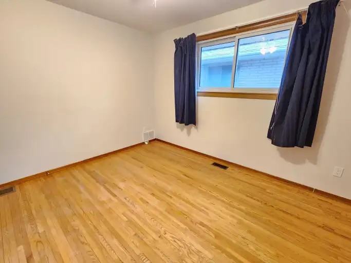 656 Balmoral Dr #303 - Photo 6 of 9