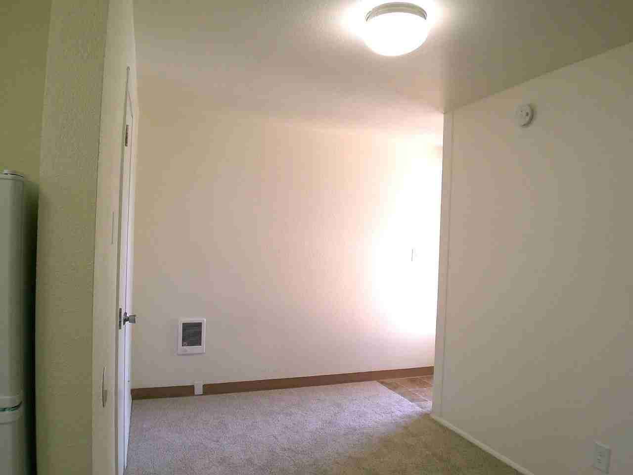 Hudson's Pointe Apartments - Photo 7 of 17