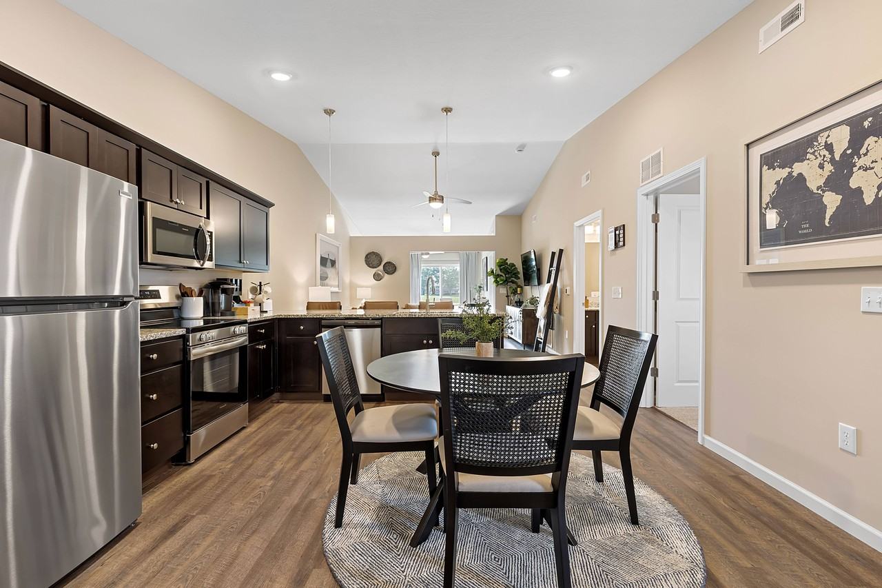 Redwood Greenfield - Photo 5 of 18