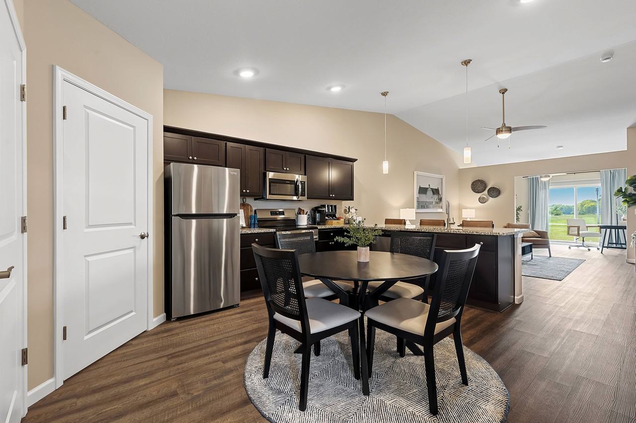 Redwood Greenfield - Photo 6 of 18