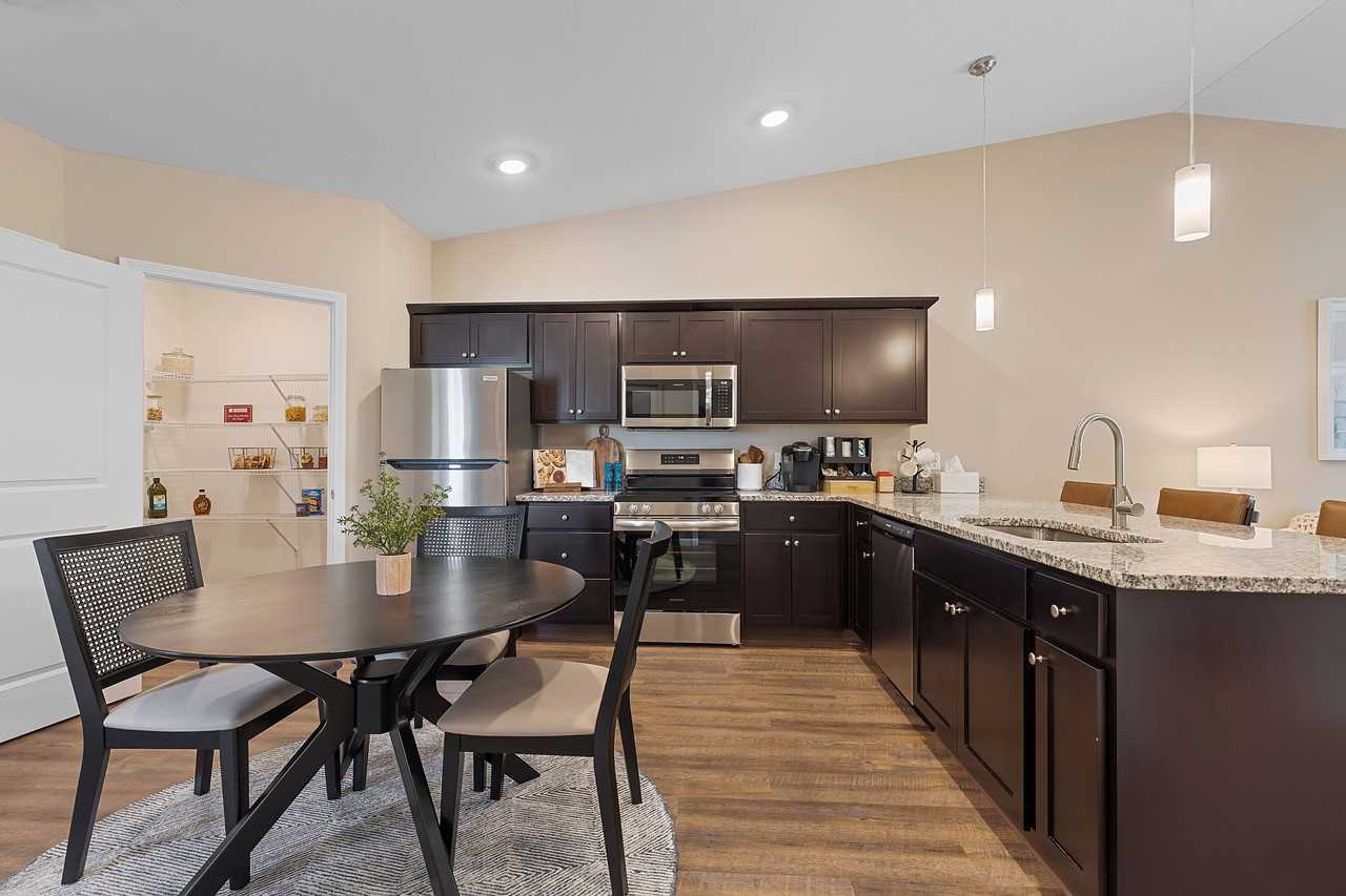 Redwood Greenfield - Photo 7 of 18