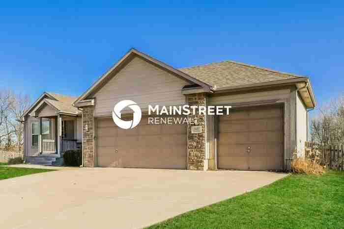 1605 Fairway Ct - Photo 2 of 18