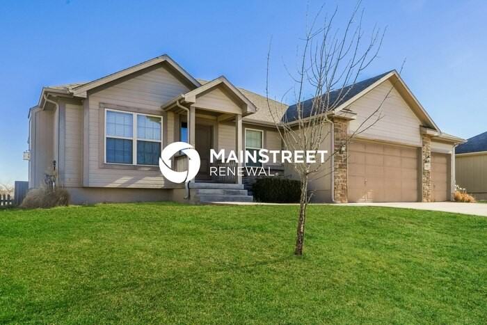 1605 Fairway Ct - Photo 3 of 18