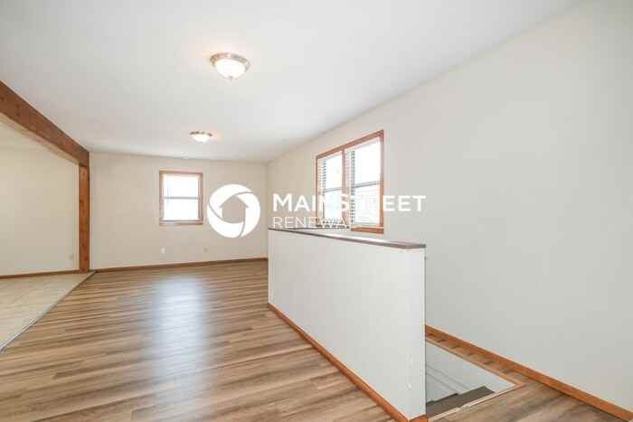 9150 Wood Ave - Photo 3 of 17