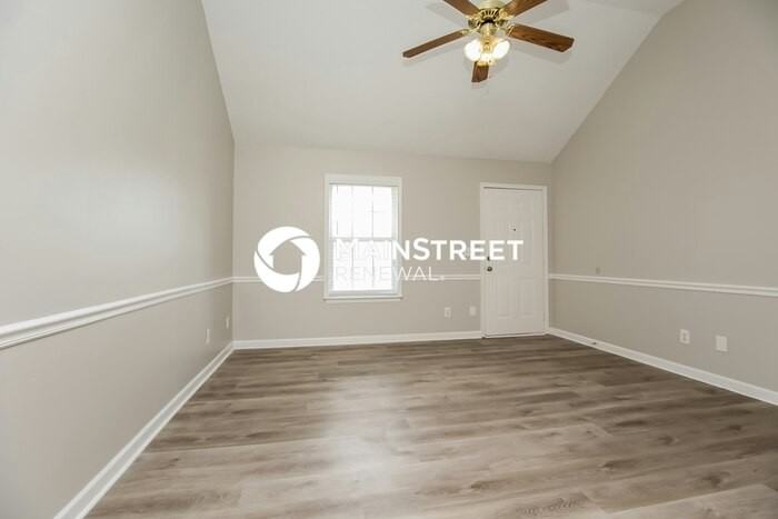 352 Royal Garden Dr - Photo 3 of 16