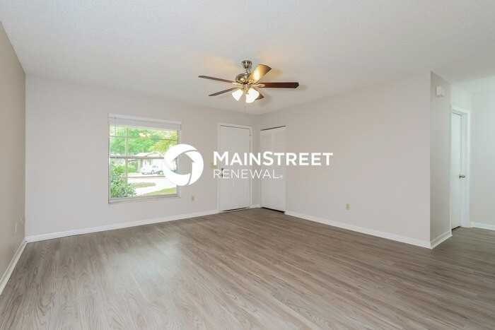 611 E Tall Pine Ter - Photo 4 of 16