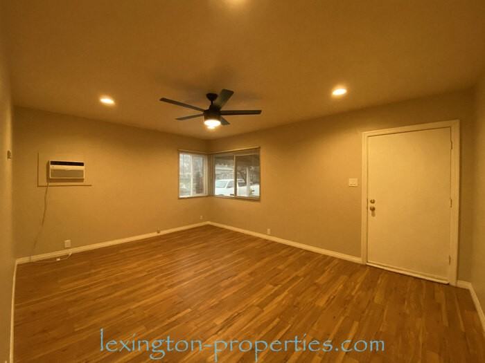 5933 Landis Ave - Photo 5 of 26