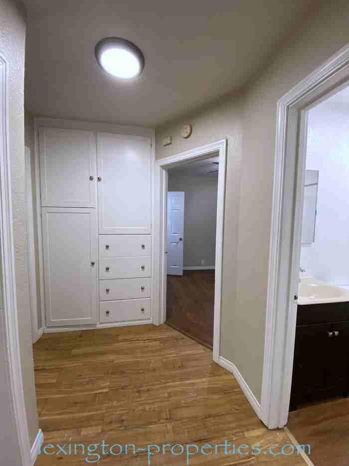 5933 Landis Ave - Photo 6 of 26