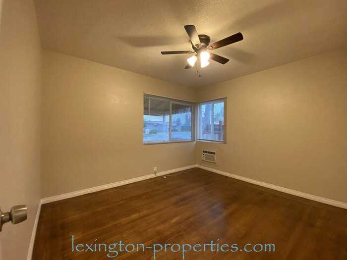 5933 Landis Ave - Photo 7 of 26