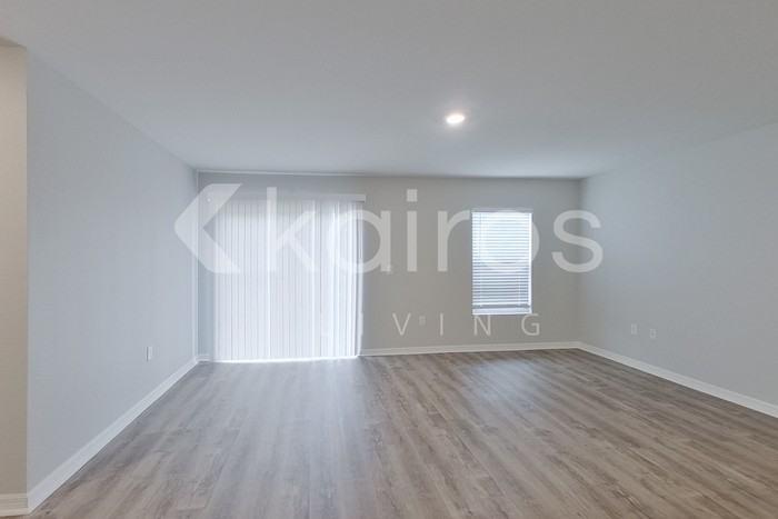 12078 Cochran Ave - Photo 4 of 22