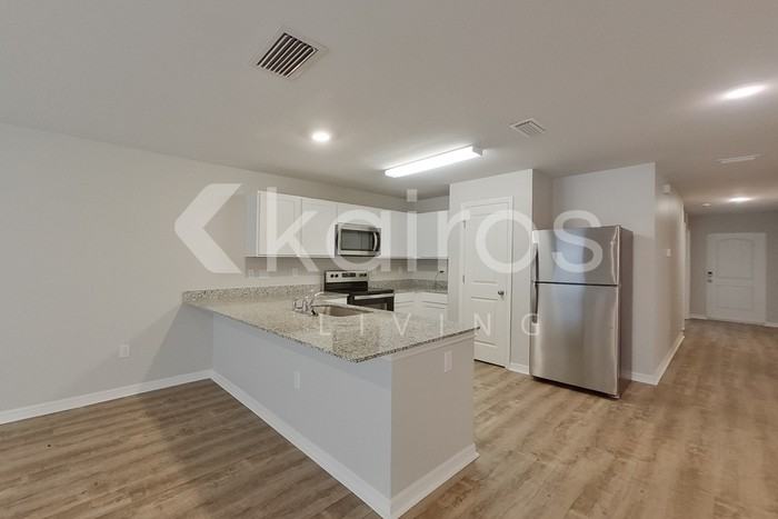 12078 Cochran Ave - Photo 7 of 22