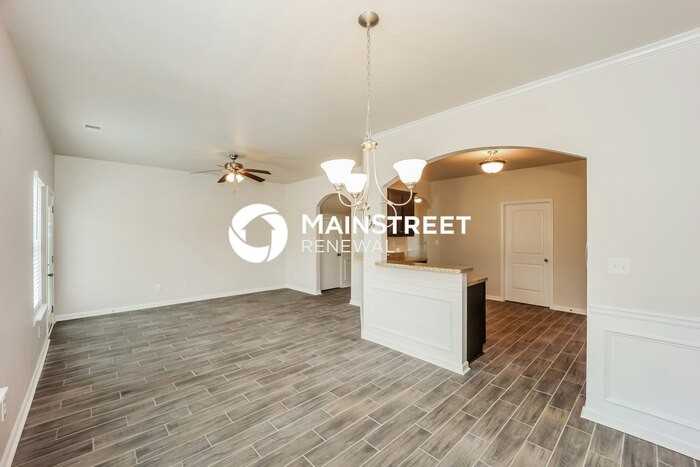 111 Jaclyn Way - Photo 2 of 17