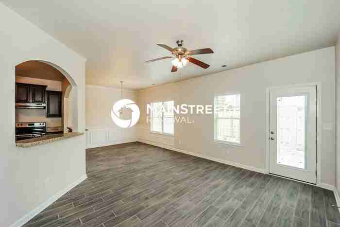 111 Jaclyn Way - Photo 3 of 17