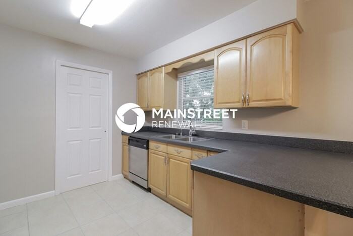 1305 Ridgefield Ave - Photo 7 of 16