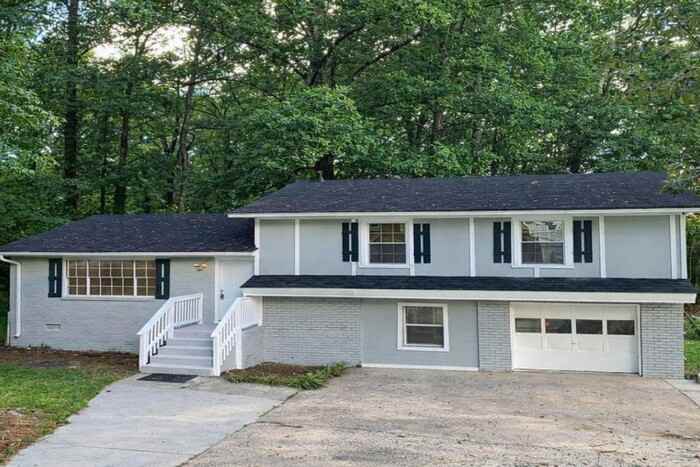 7438 Mockingbird Trl - Photo 2 of 17