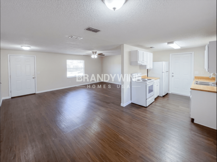 5937 Camaro Dr W - Photo 4 of 21