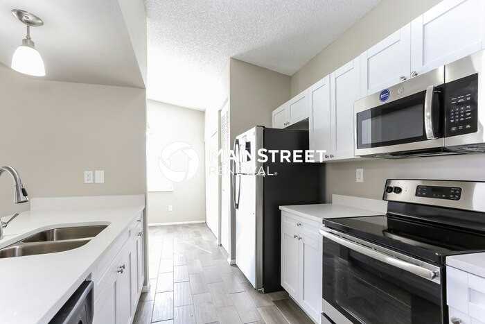 1209 Hawley Ct - Photo 6 of 16