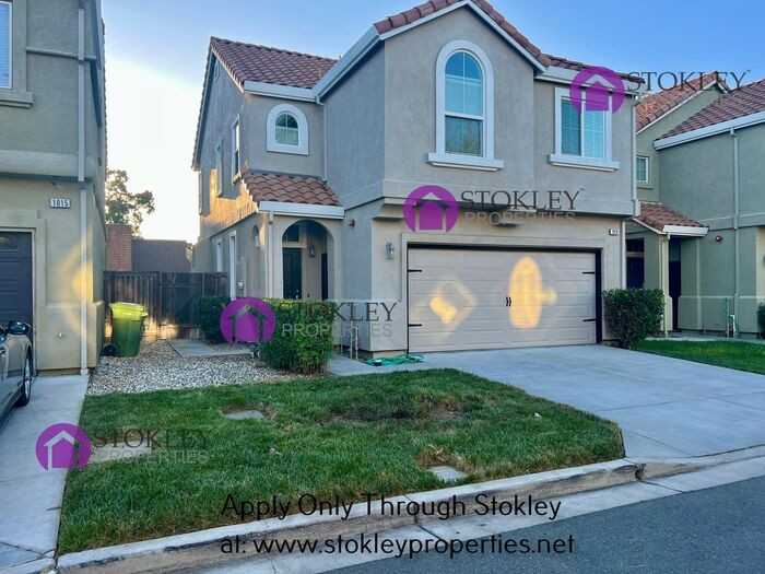 1019 Sycamore Ln - Photo 2 of 33