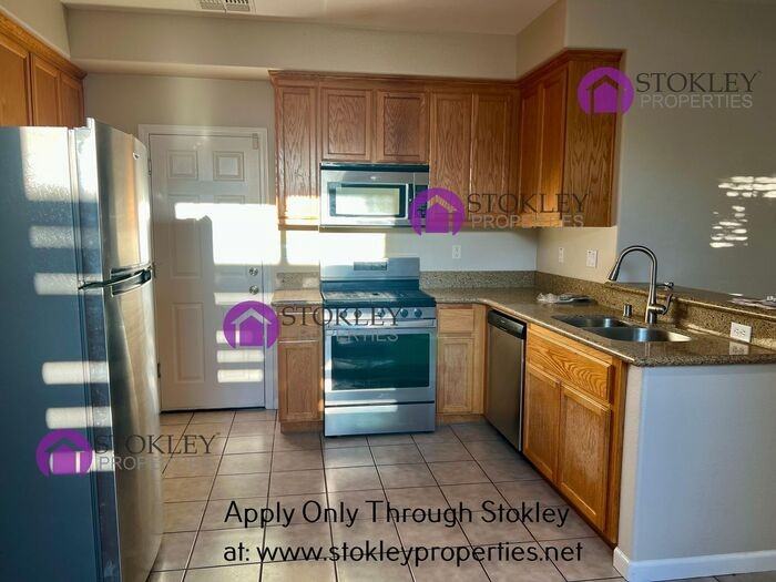 1019 Sycamore Ln - Photo 7 of 33