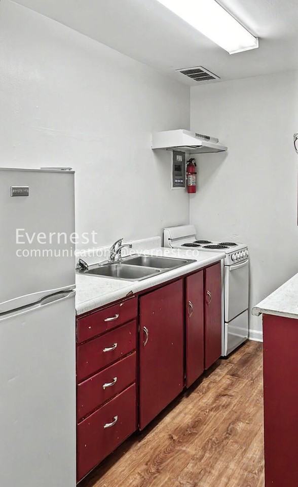 135 Mathews St #4 - Photo 4 of 35